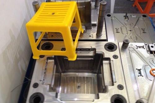 注塑模具加工中模具原理及組成要點(diǎn)有那些呢？