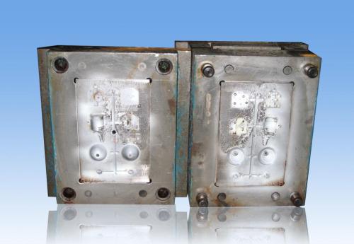 深圳塑膠模具廠，塑料模具零配件的熱處理工藝介紹